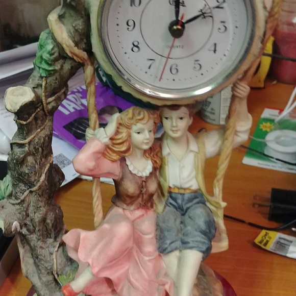 Clock lovers swinging - Picture 2 of 5